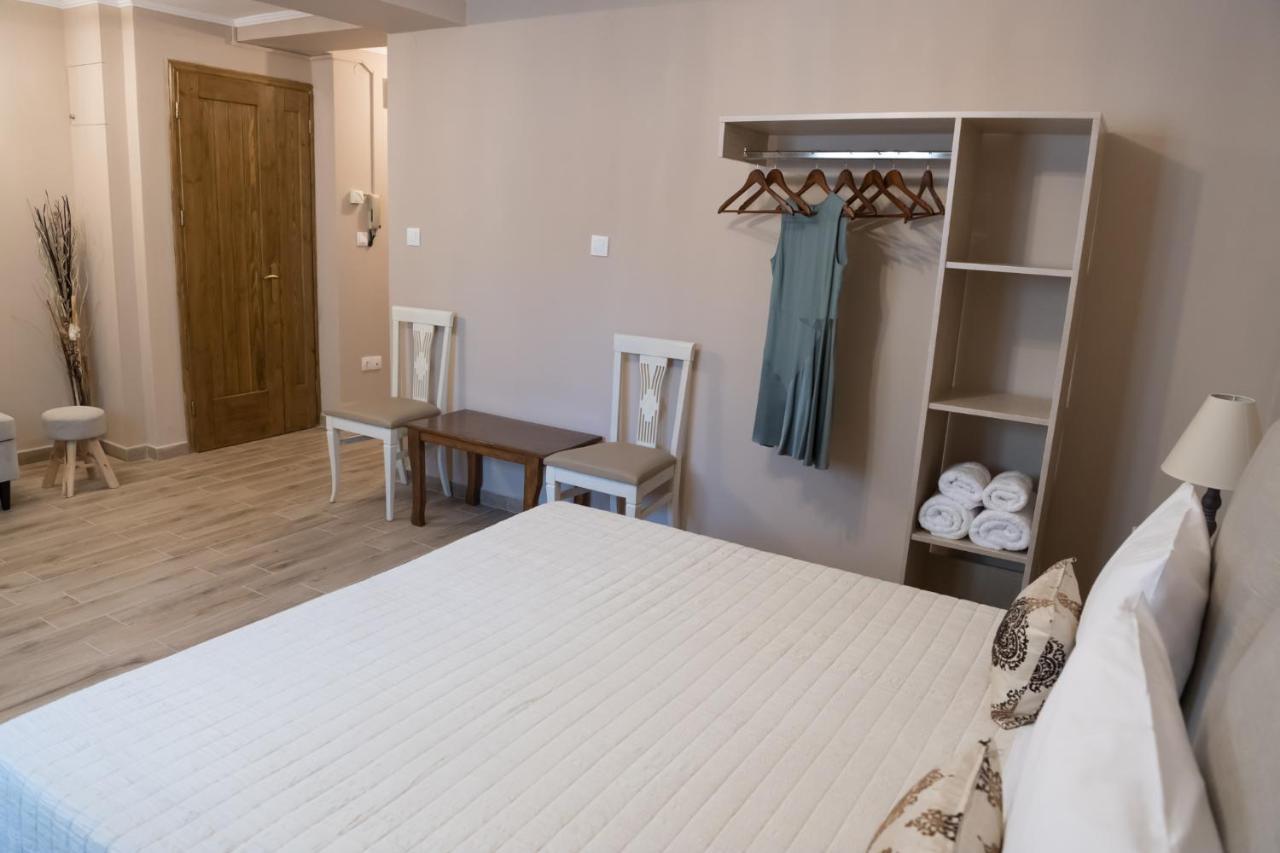 V. P. Place. Argostoli  Exterior photo