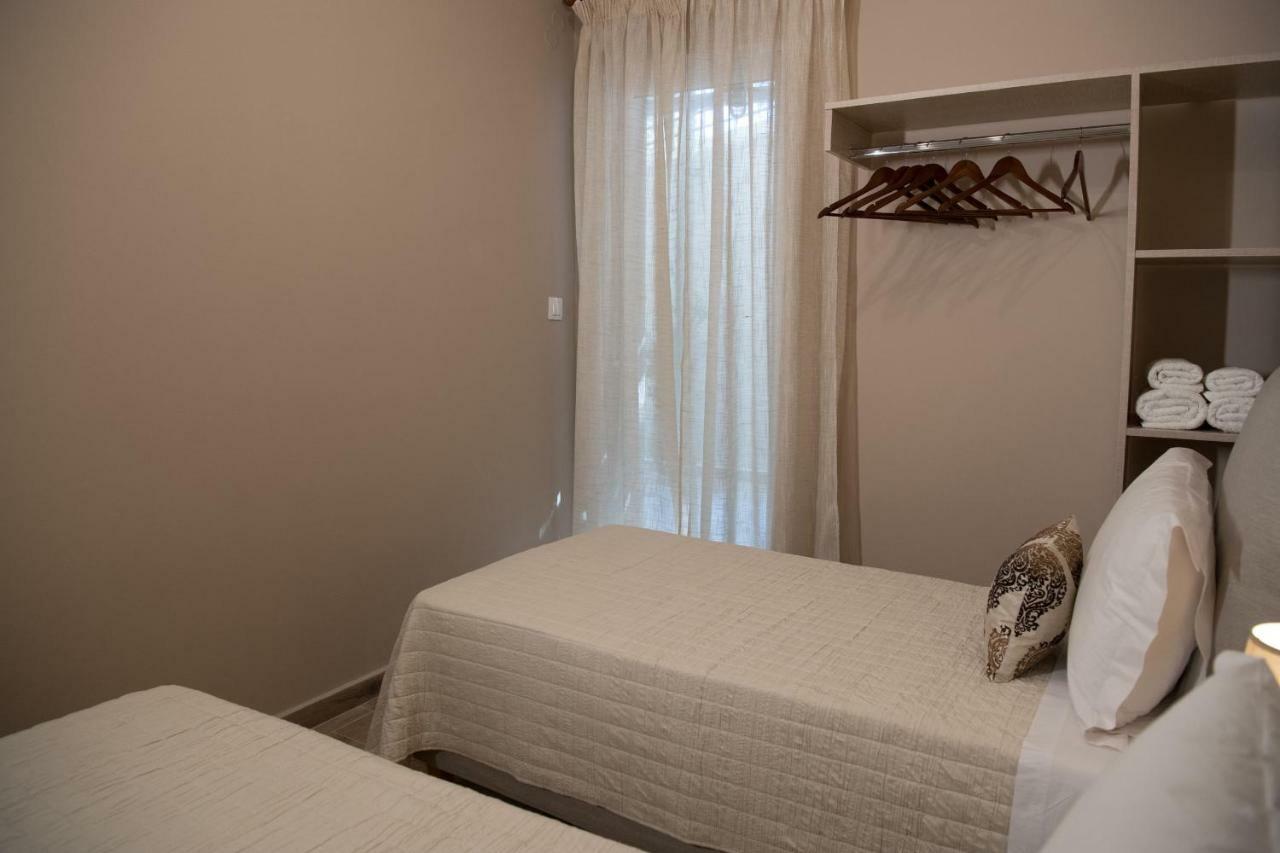 V. P. Place. Argostoli  Exterior photo